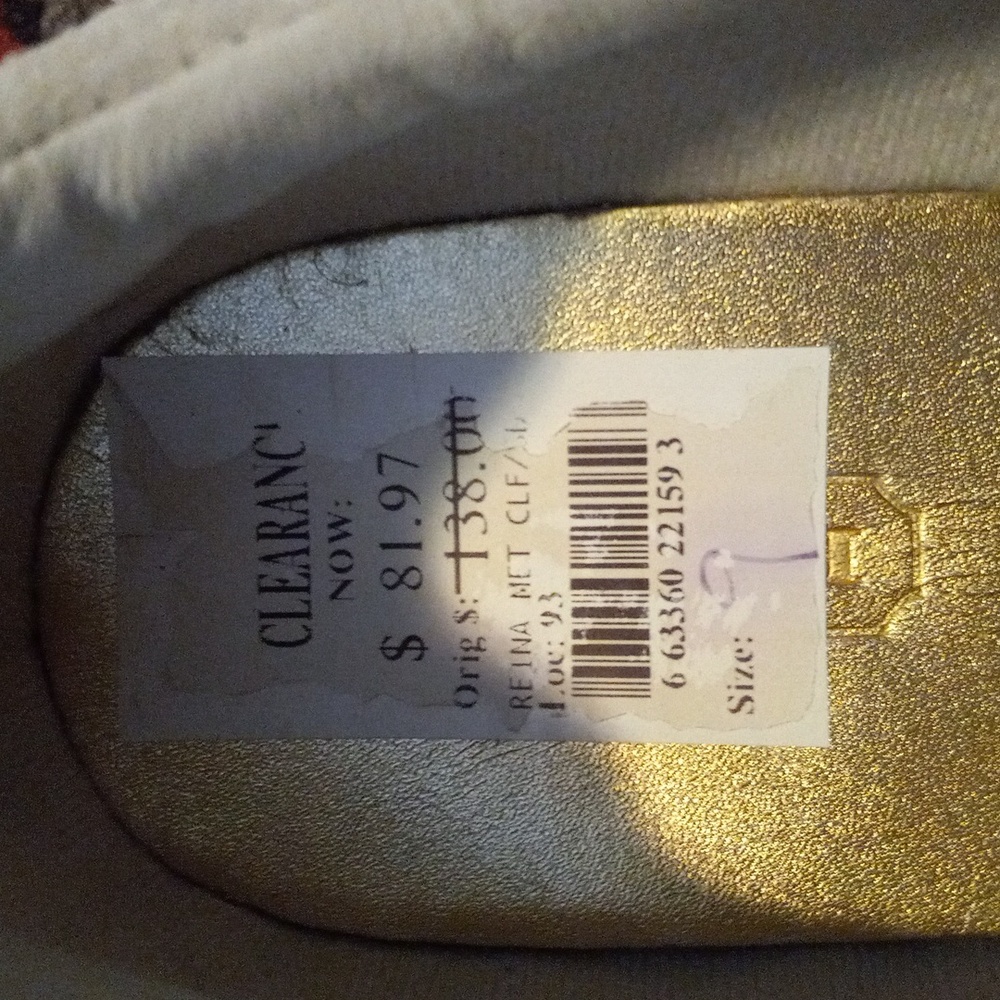 Like New! Coach 26 Reina Metalic Gold Low Cut Sneaker - Picture 7 of 7